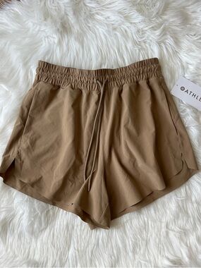 Athleta Tan Crossroads Shorts XS NWT